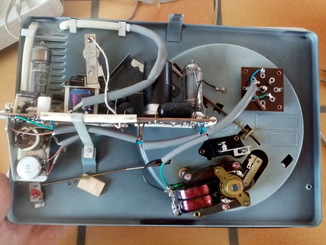 Ancien électrophone Melovox à Lampes - Pour Pièces Ou Restauration (vendu En L'état)