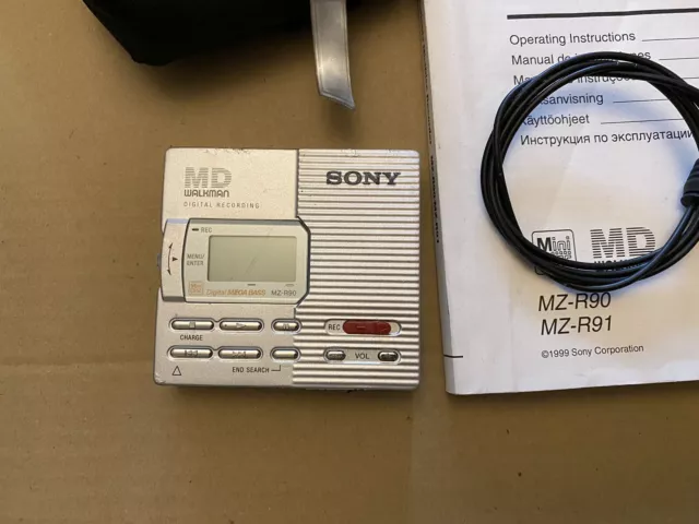 Sony Walkman MZ R90 Minidisc Player/Recorder