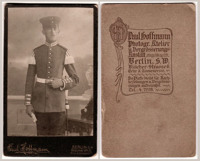 Altes CDV Foto “Soldat mit Paradeuniform” Atelier P. Hoffmann, Berlin, ca. 1900