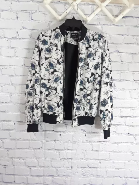 Forever 21 Floral BomberJacket Size Small Lightweight Feminine Fall Autumn