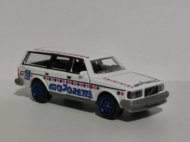 Miniature volvo dl 245 de marque majorette 1 / 60 numéro 220