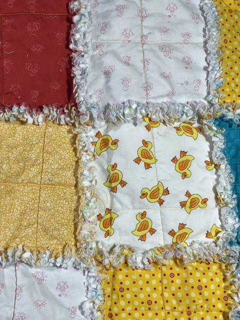 Edredón de trapo hecho a mano para Bedtime Duckie