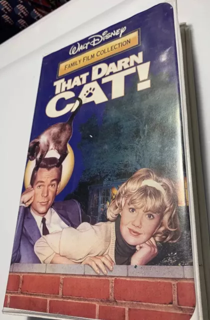 That Darn Cat VHS, 1996 Clamshelll