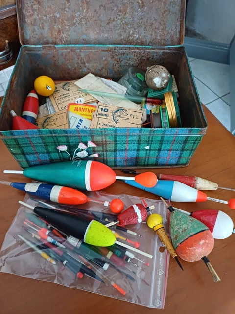 Lot De Matériel De Pêche Ancien - "La Boîte Du Pêcheur" - Divers Outils Et Accessoires Vintage - Occasion