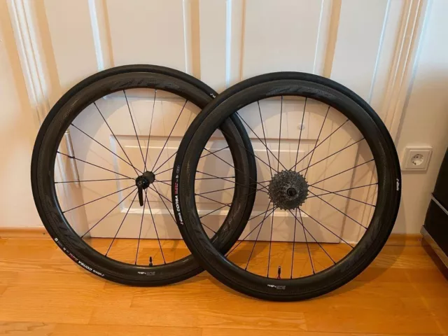 ZIPP 303 NSW Tubeless Carbon Laufradsatz für Felgenbremsen inklusive Reifen etc