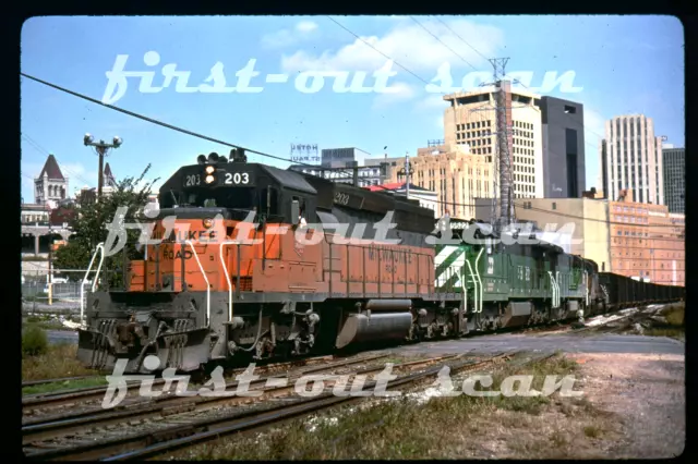 R DUPLICATE SLIDE - Milwaukee Road MILW 203 Action on Coal Train w/ BN St Paul
