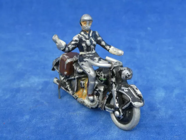 SYMPA Nice ! FIGURINE QUIRALU ? ALUDO ? METTALIX ? Ou ? - MOTO POLICE - HARLEY ?