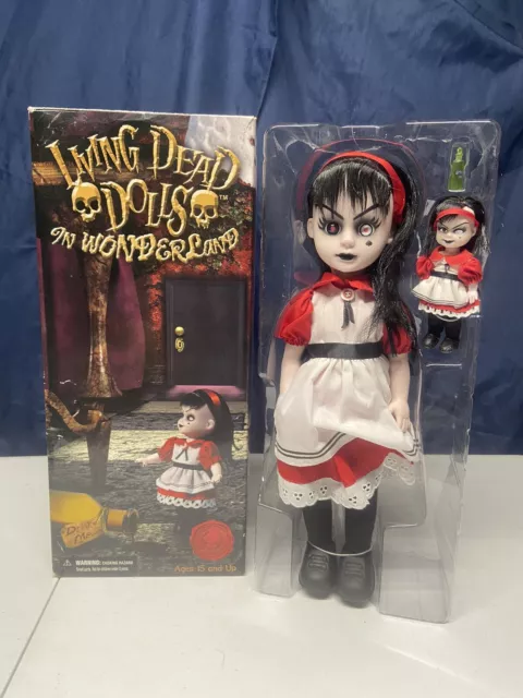 Living Dead Dolls Sadie Alice Wonderland Drink Shrink A Cake Action Figure