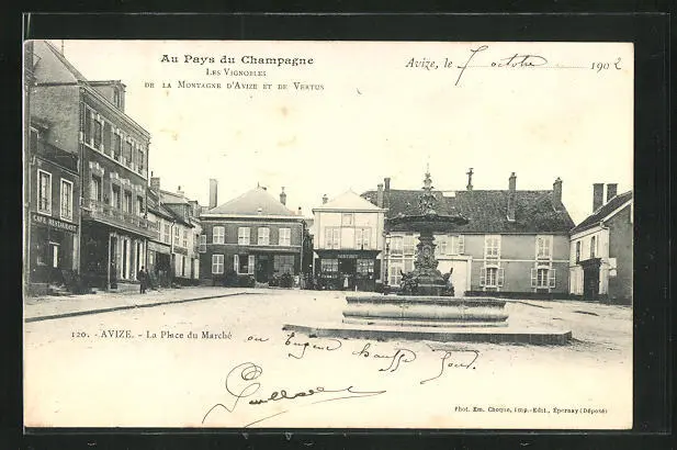 CPA Avize, La Place du Marché, vue partielle avec la place du Marché 1902