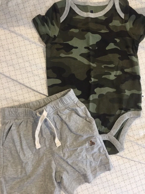 12 18 M Baby Gap 2pc Set Camo Bodysuit Tan khaki Shorts Boy Outfit NWT