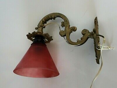 Antica lampada da muro in ottone con vetro vintage
