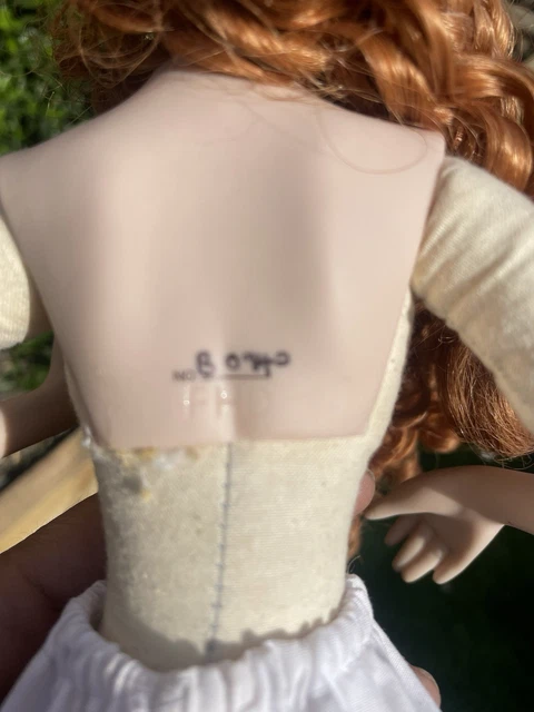 FRANKLIN MINT HEIRLOOM Morgan le Fay Porcelain Doll with