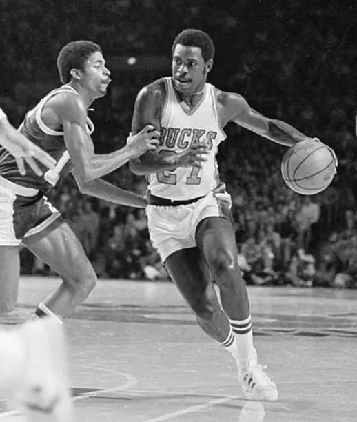 Quinn Buckner Of The Milwaukee Bucks 1970s Old Basketball Photo