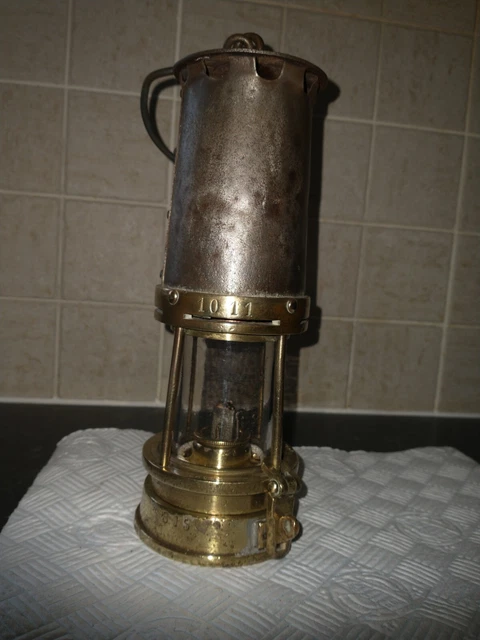 Davis 4 Bar Miners Lamp