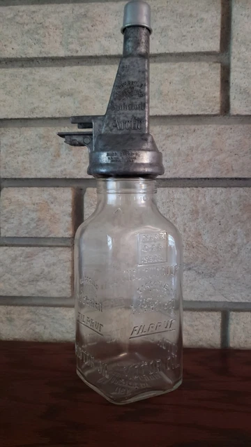 Gargoyle diamond Mobiloil Arctic Filpruf socony vacuum co mobil glass bottle