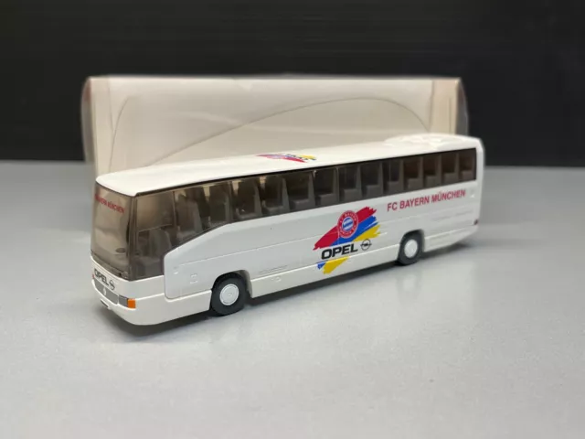 Mercedes MB O 404 RH Reise Fern Fan Bus FC Bayern München Opel Wiking H0 1:87 OV