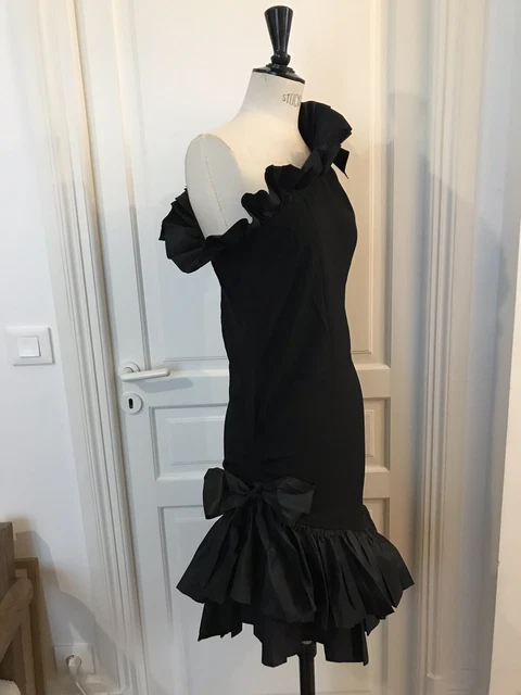 Robe noire yves saint laurent hotsell