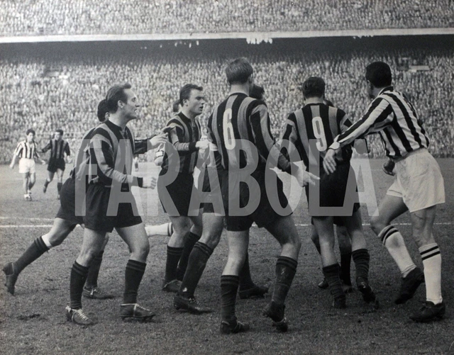 FOTO VINTAGE CALCIO, Inter vs Juventus, 1958, stampa 21 x 27 cm EUR 23