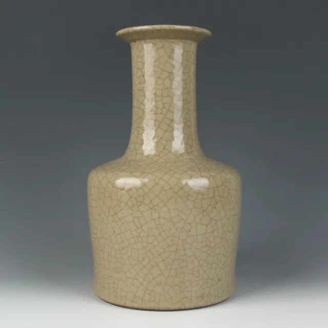 Chinese Antique Crackle Glazed Porcelain Vase