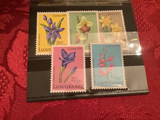 Luxemburg stamp flowers set of 5 stamps Mint/mnh good condition 