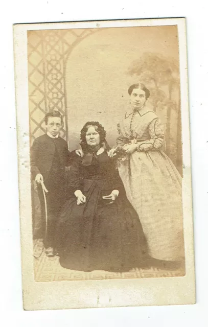 Victorian cdv photo two ladies & a  boy unstated  photographer