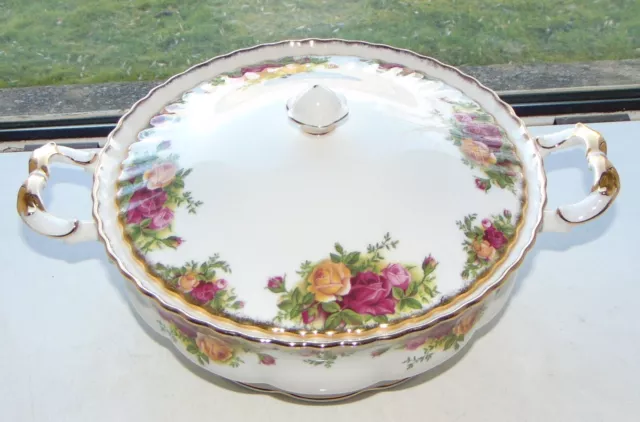 Royal Albert China Old Country Roses 1 x Lidded Tureen  1st Quality 1962