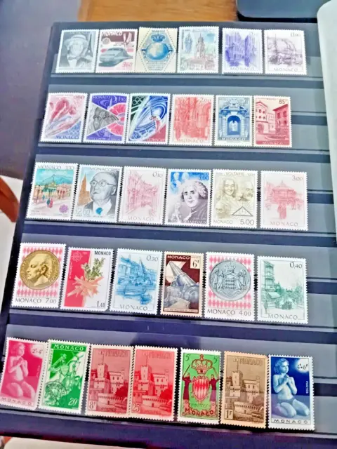 Lot de 31 timbres Monaco (Lot 28) - Non oblitérés mais sans gomme Etat Correct