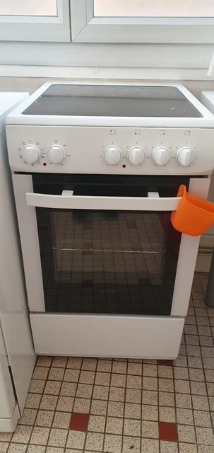 cuisinière électrique à poser 4 plaques électriques et four