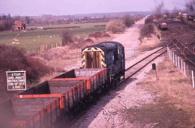 35MM SLIDE BR British Rail Diesel Loco Class 08 08949 x2 long marston ...