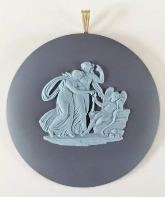 Wedgwood Portland Azul Jasperware Cupido Dormido Colgante - Joyería