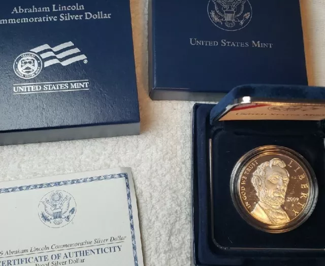 2009 Abraham Lincoln Commemorative PROOF Silver Dollar Coin (includes Box & COA)