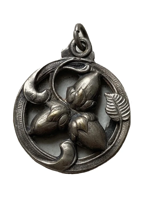 Bijou Pendentif Porte-Photo en Métal Argenté Art Nouveau Fruits Glands Vers 1900