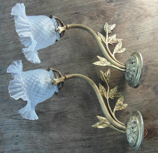 Broche Ancienne Pince à Col En Forme De Feuille De Lierre - Métal Doré Embouti - Style Vintage - Occasion