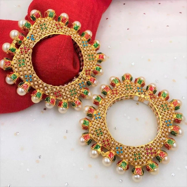 Set De Bijoux Ethnique Indien Bollywood - Collier Près Du Cou Or Poli, Boucles D'oreilles, Tikka