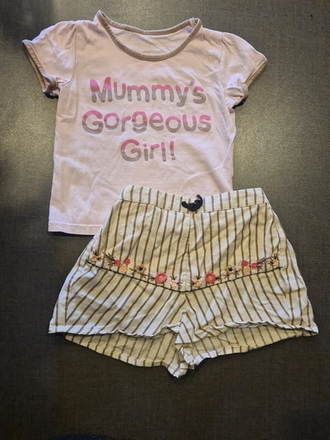 T-shirt mummia bambina 12-18 mesi top pantaloncini floreali set outfit pacchetto giorno successivo
