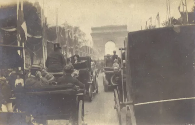 Paris Der Engpass Des 14 Juli 1919 Deux (2) Kleine Fotos Scapshot Vintage