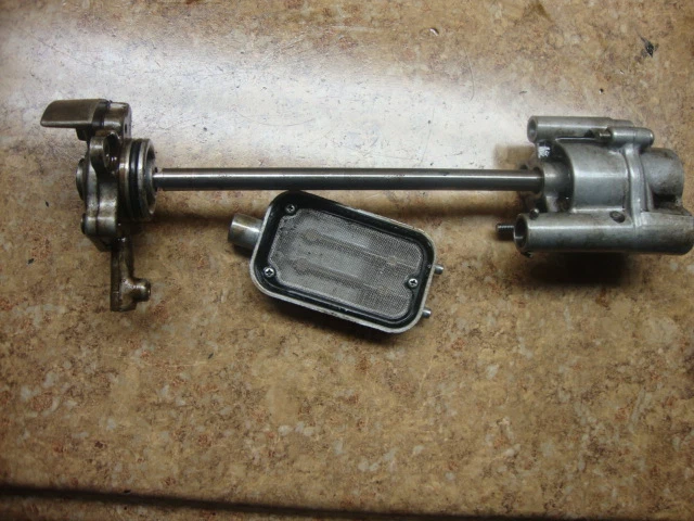 1980 Honda GL1100 GL 1100 Gold Wing Engine Oil Pump Shaft Motor Goldwing Screen