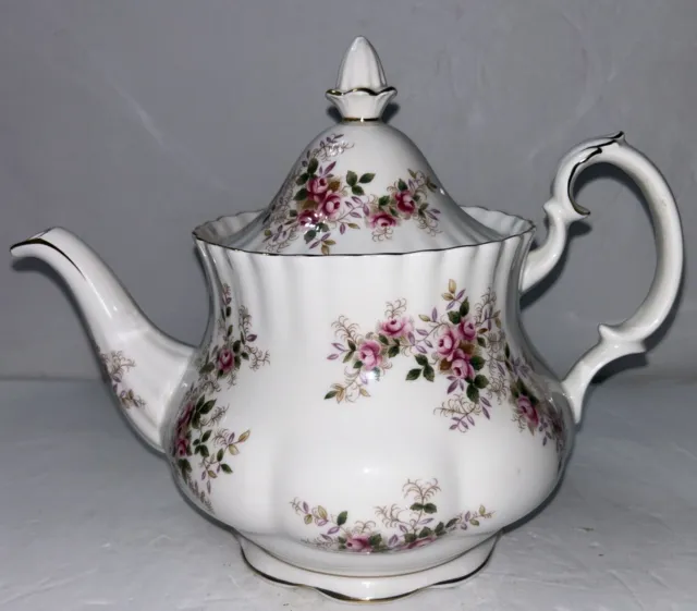 Royal Albert Lavender Rose Bone China England Teapot w/lid