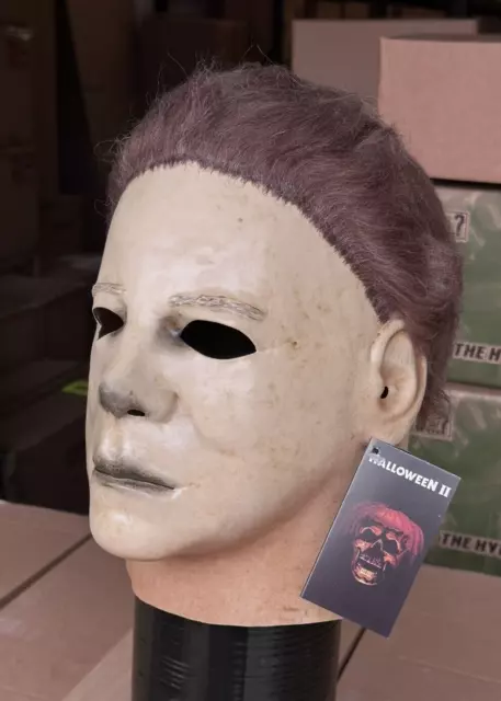 Michael Myers Halloween 2 II Mask Deluxe V2 Officially Licensed Trick or Treat 2