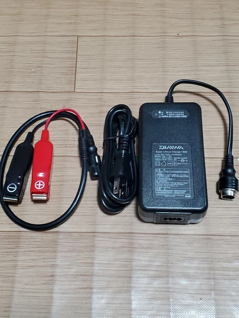 ダイワ　充電器　DAIWA EB-C13G DAIWA（釣り） ダイワ バッテリー スーパーリチウム12000WP-C