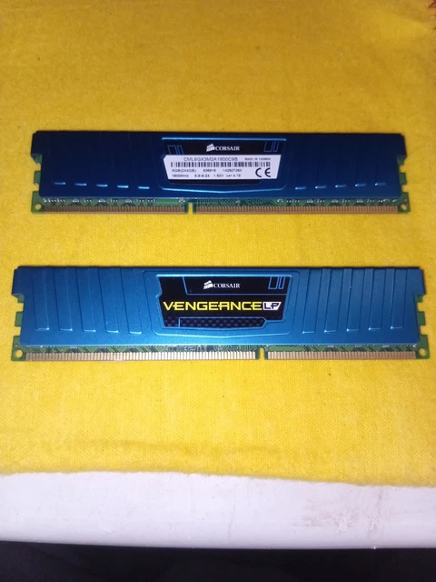 Corsair Vengeance Pro 16 Go Kit DDR3 PC3-12800 CL9 (CMY16GX3M2A1600C9R) au meilleur prix sur