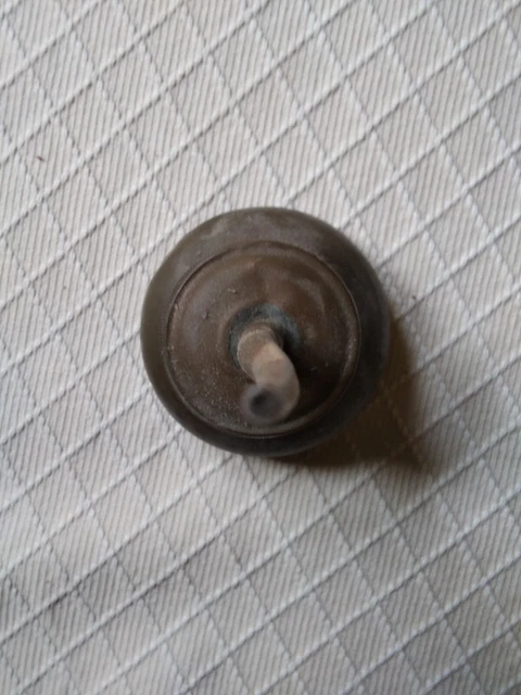 Ancien Insigne Tête De Vélo Petit Breton – Métal Français Pour Tube De Vélo (occasion)