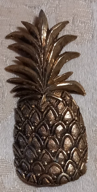Broche en laiton pavage de différentes formes de strass , de couleur