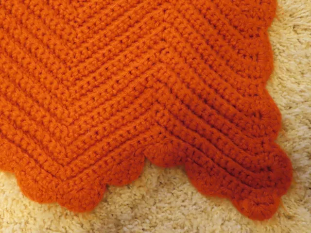 Manta de crochet afgano vintage - naranja doble quemada Chevron Zig Zag 66x94