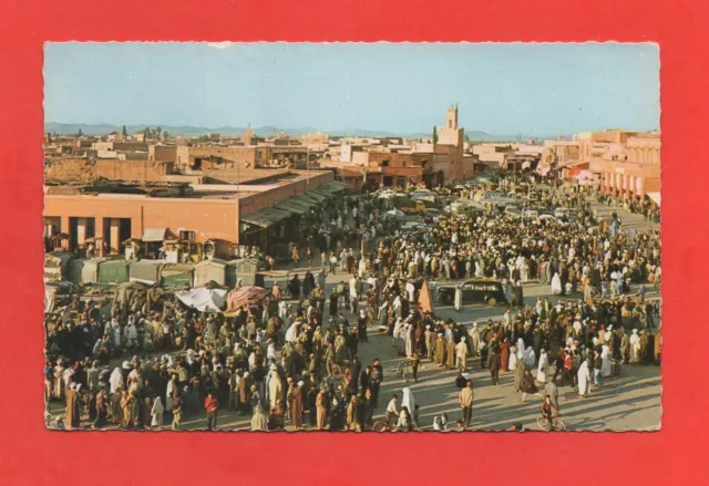 Maroc - MARRAKECH - Place Djemaa El Fna    (J7045)