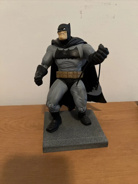 DC Direct Frank Miller Dark Knight Returns BATMAN Action Figure 2004 Loose Used