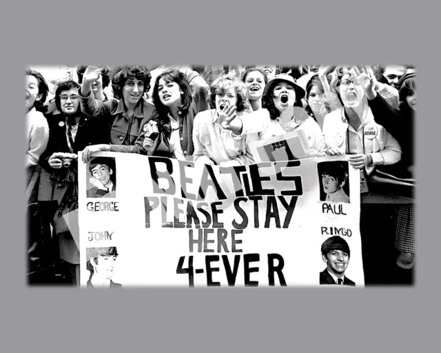 FEBRUARY 1964 FANS GREETING THE BEATLES AT THE PARAMOUNT THEATER 8x10 Photo