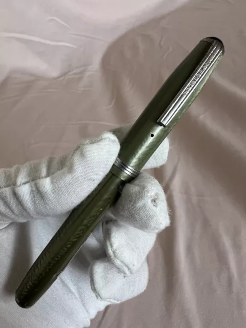 1940s Esterbrook Fountain Pen. 9550 Model Nib. Green Pearloid. Made in USA.