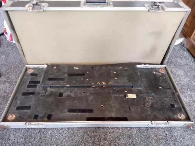 flight case pedalboard
