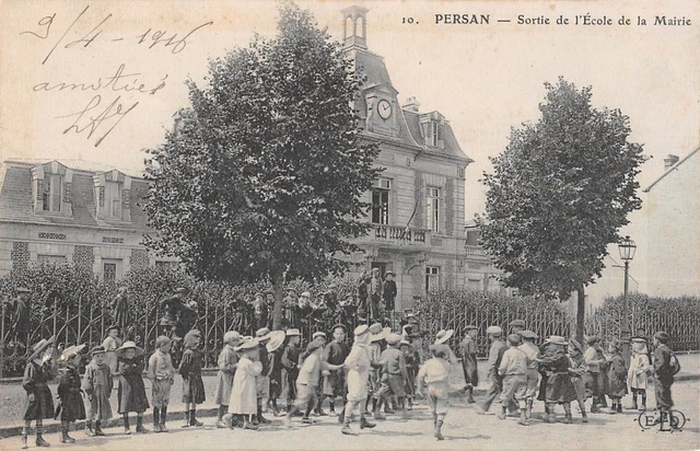 Cpa 95 Persian Exit From Town Hall School